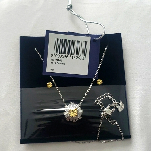 Swarovski Sunshine set Mixed cuts, Sun, Yellow, Mixed metal finish #5616267 - Picture 7 of 8
